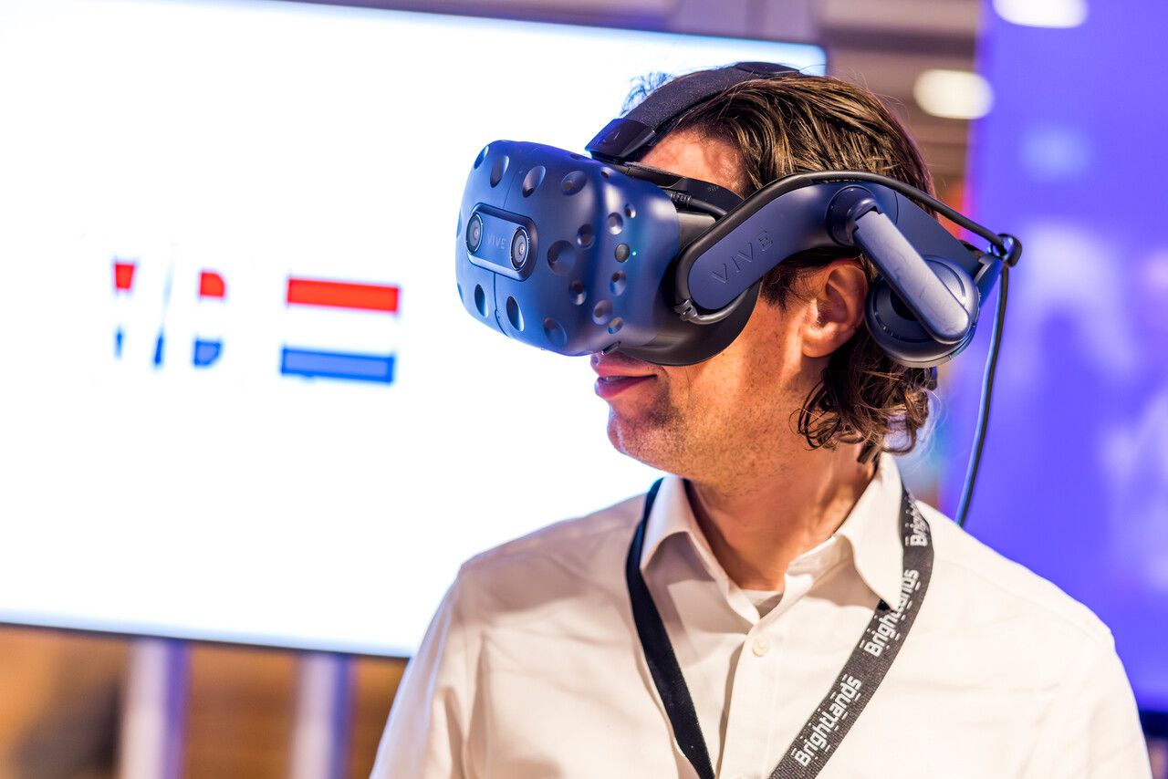 Augmented reality glasses