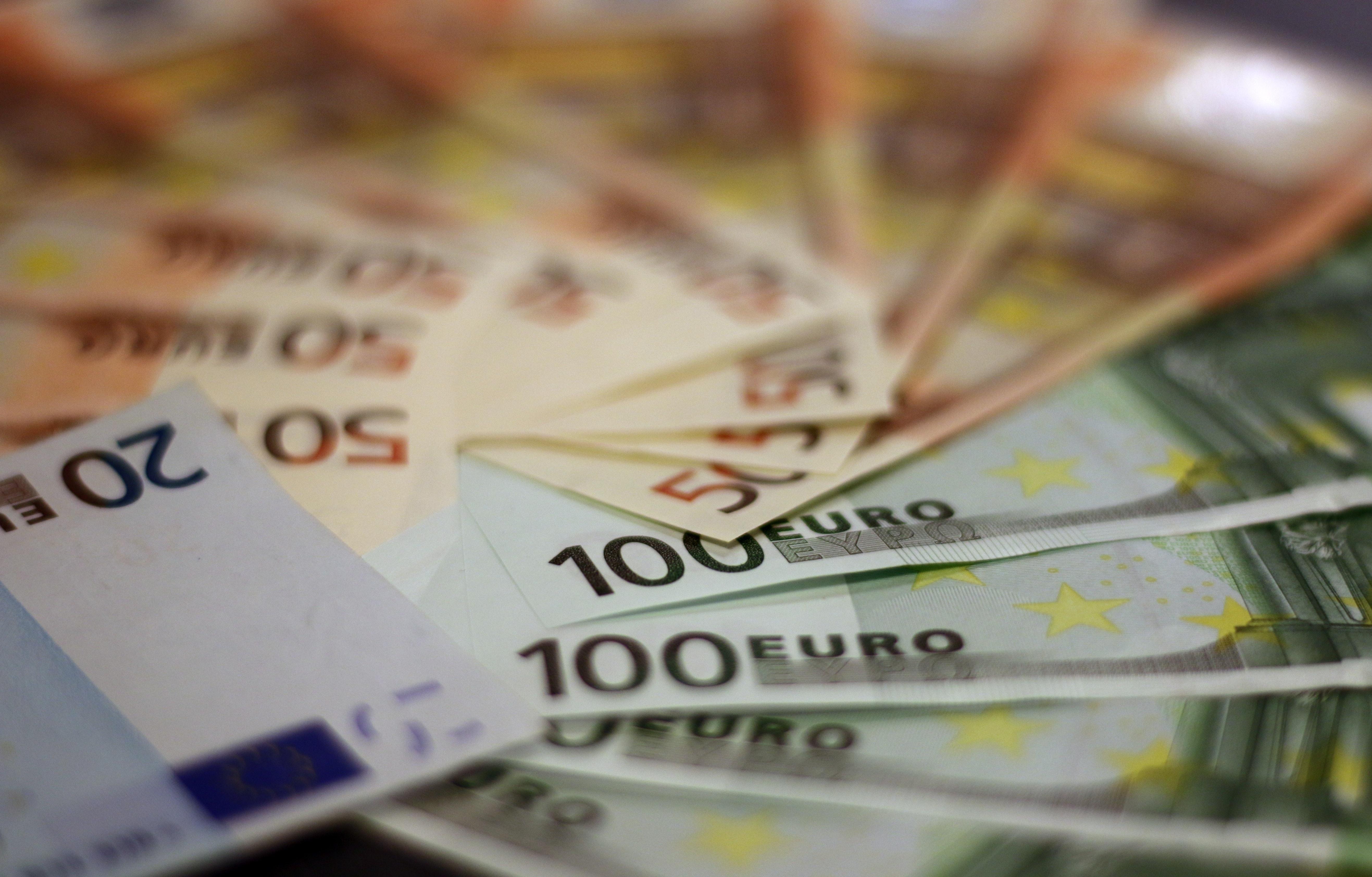 money bills